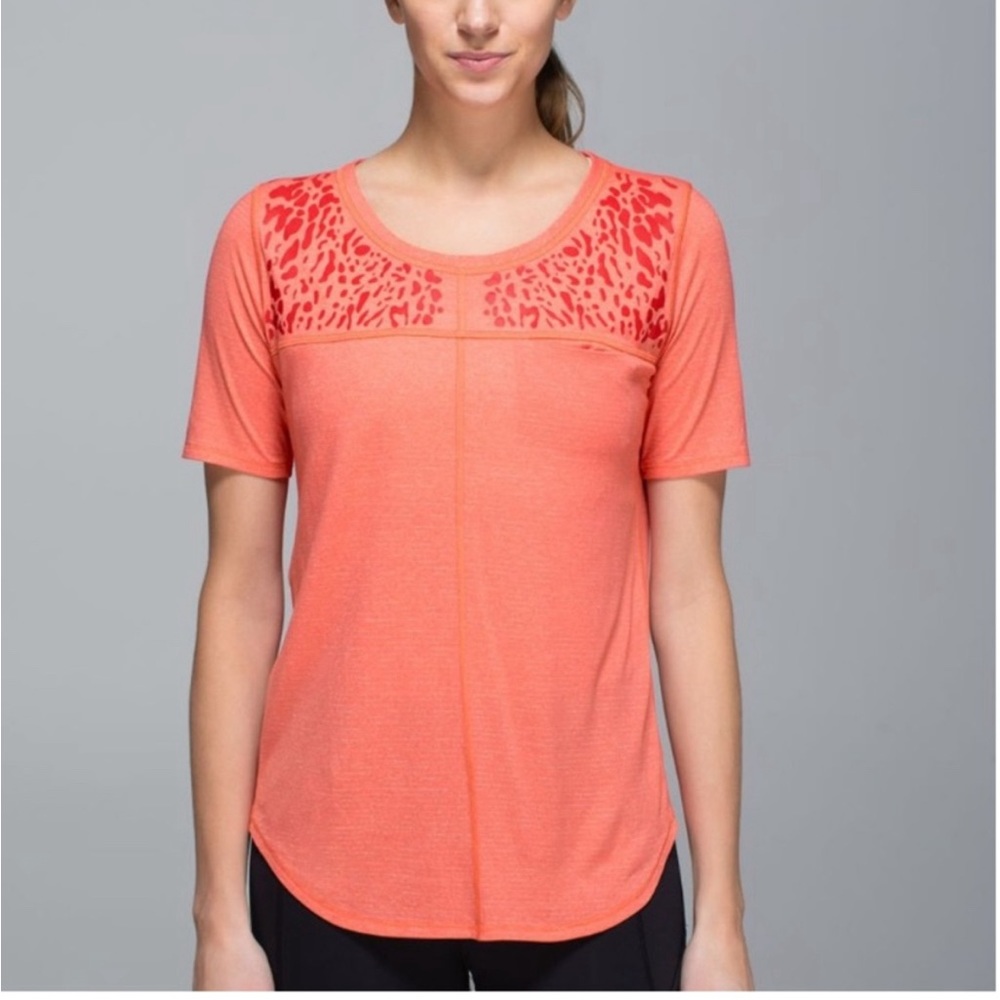 Lululemon Run Away Tee Atomic Red Size 10 Short Sleeve
